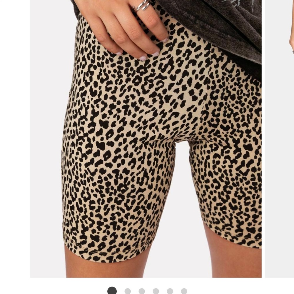 Adika Leopard Biker Shorts